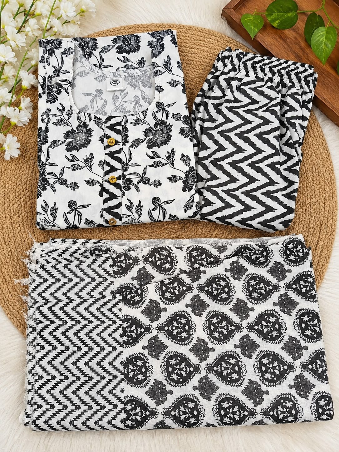 Women’s Black & White Floral Printed Kurti Trouser Dupatta Set image 4